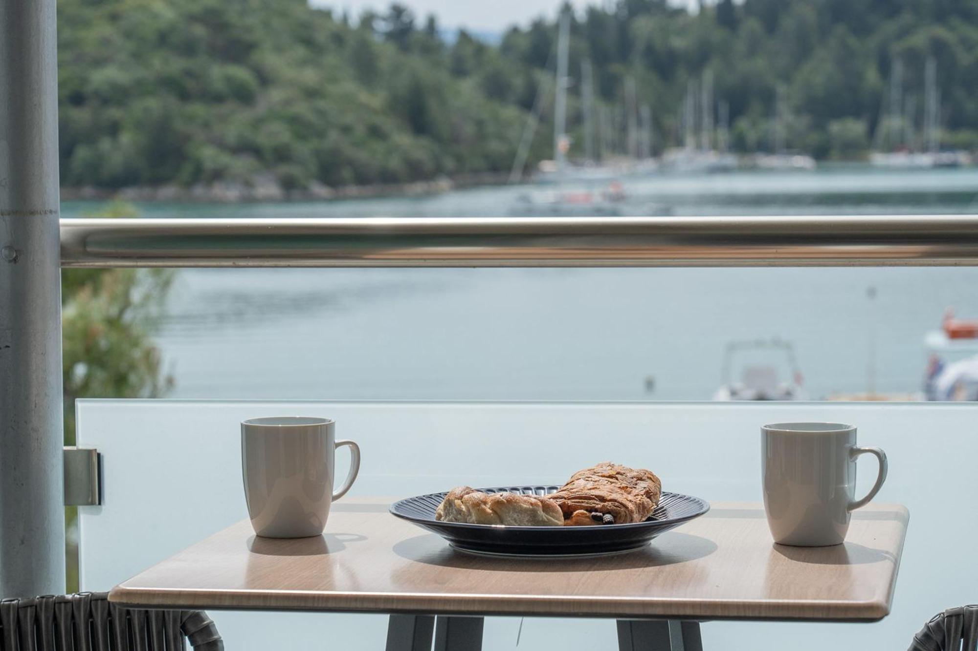 Captain'S Seafront Apartments Nydri  Dış mekan fotoğraf